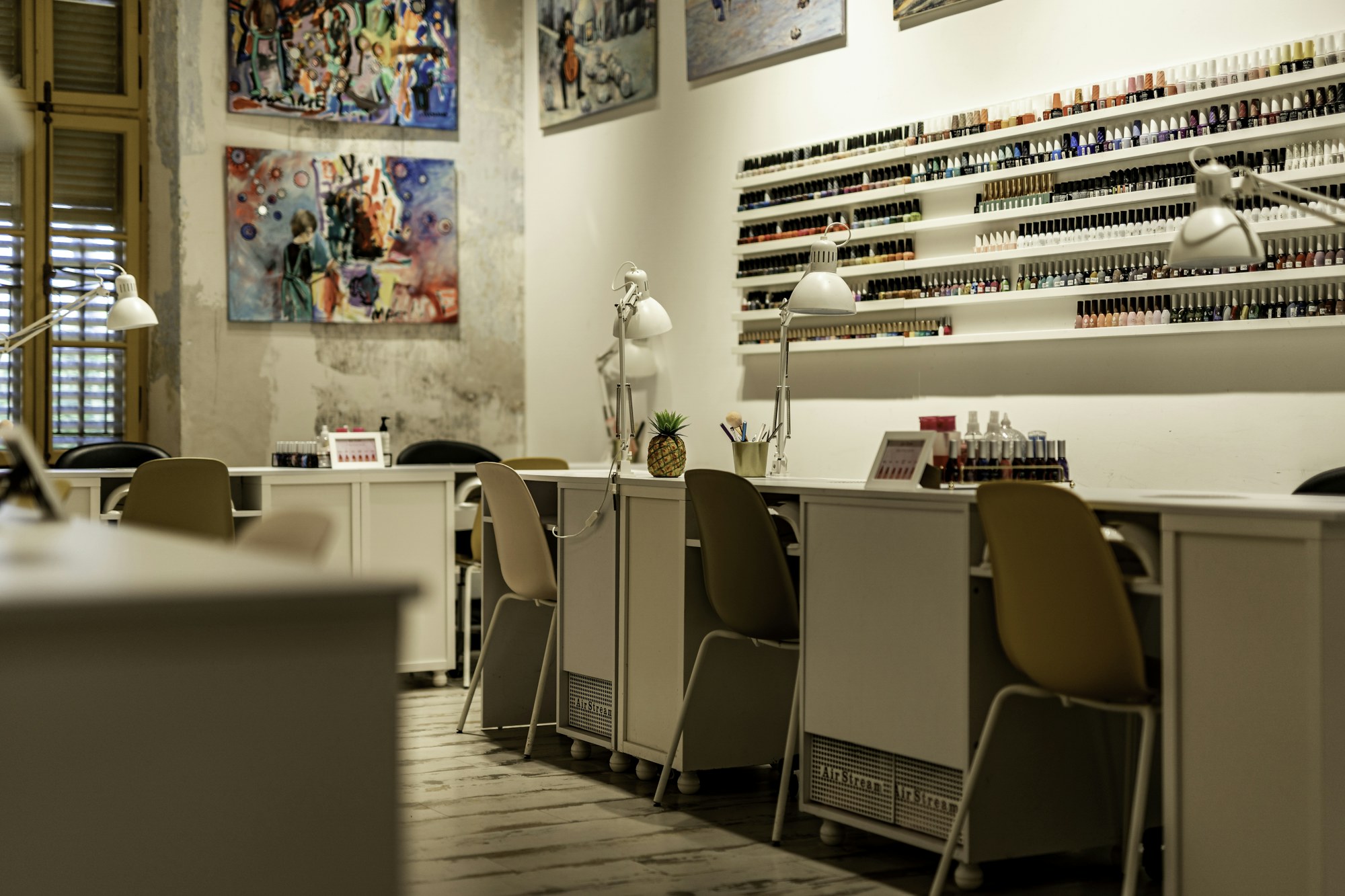 BIAB, acrylic or gel: which should you book?